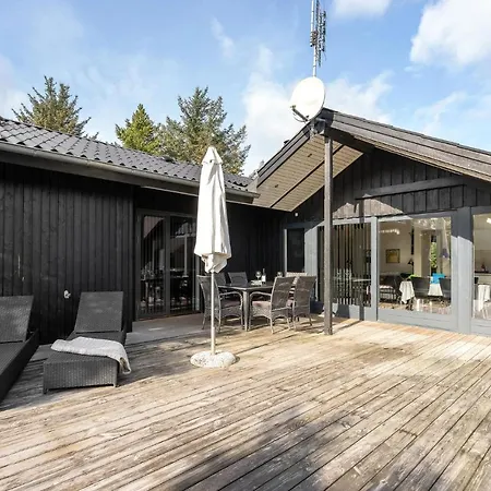 Hvide Sande With A Fireplace 5 בית נופש *