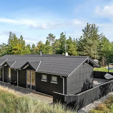 Hvide Sande With A Fireplace 5 בית נופש