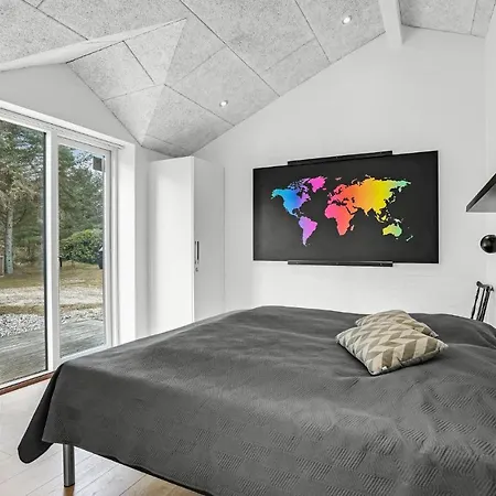 בית נופש Hvide Sande With A Fireplace 5 Bjerregård