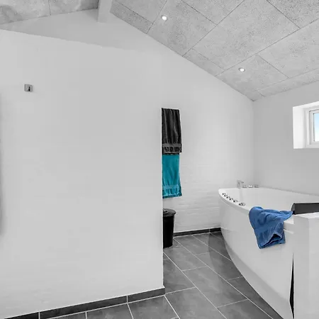 בית נופש Hvide Sande With A Fireplace 5