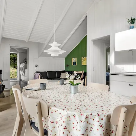 Hvide Sande With A Fireplace 5 בית נופש Bjerregård